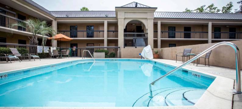 艾肯南克拉丽奥酒店及套房(Clarion Inn & Suites Aiken South)图片