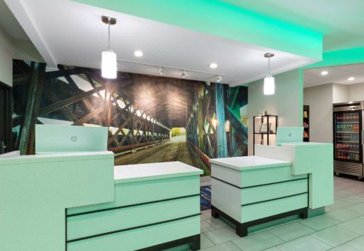 La Quinta Inn & Suites by Wyndham CullmanHotel Overview