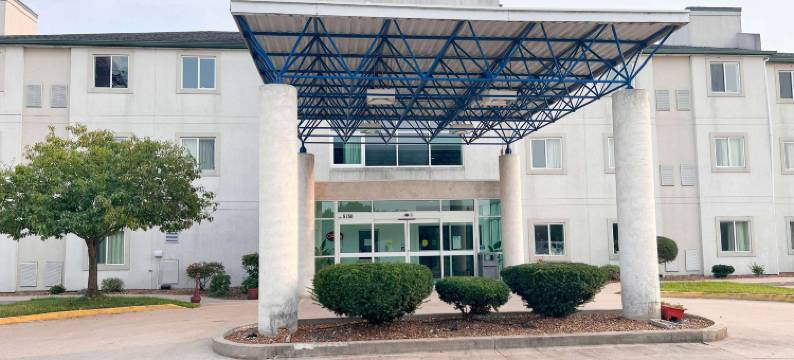 金德姆城呗盟酒店(Baymont by Wyndham Kingdom City)图片