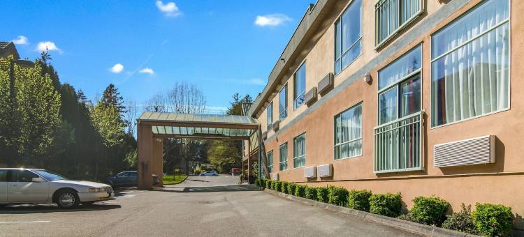 英属哥伦比亚萨里 6 号汽车旅馆(Motel 6 Surrey, BC)图片