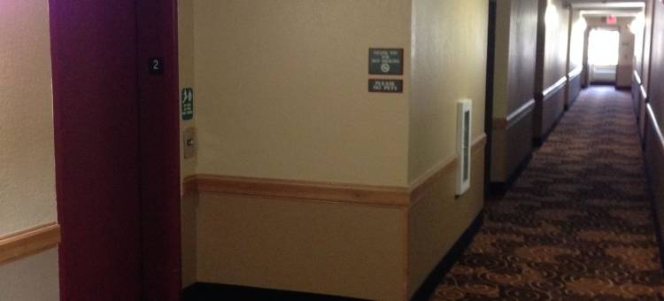埃尔克霍恩和日内瓦湖AmericInn酒店(AmericInn by Wyndham Elkhorn Near Lake Geneva)图片