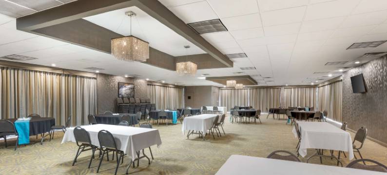 兰丁景观贝斯特韦斯特优质套房酒店(Best Western Plus Landing View Inn  Suites)图片