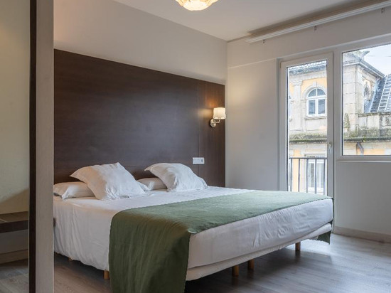 门德斯努涅斯酒店