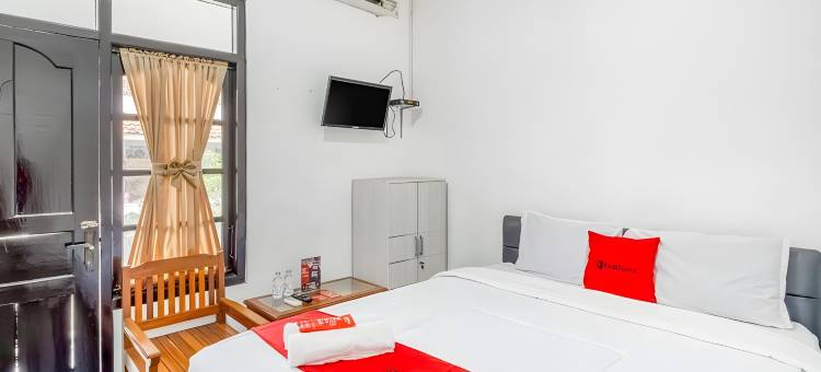 红多兹酒店-近维萨塔潘泰帕兰特里蒂斯(RedDoorz Near Wisata Pantai Parangtritis)图片