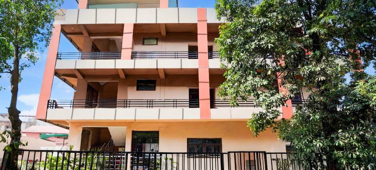 OYO 4464 恰克拉塔路附近酒店(Super Hotel O Gms Road Ballupur Chowk)图片