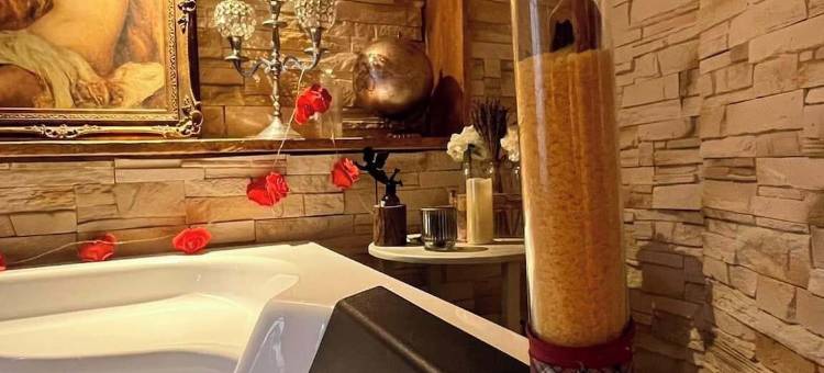 带按摩浴缸的难忘套房(La Suite Inoubliable Avec Jacuzzi)图片