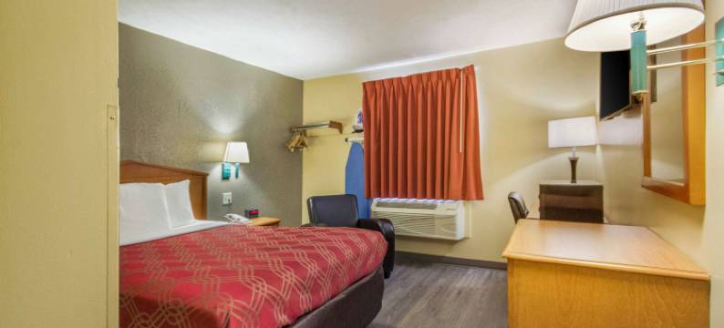 兰辛-莱文沃思伊克诺旅馆(Econo Lodge Lansing - Leavenworth)图片