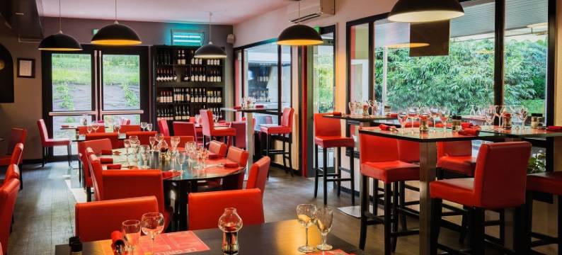 洛日欧泰勒勒格里勒(Logis Hotel Lons-Le-Saunier - Restaurant le Grill)图片