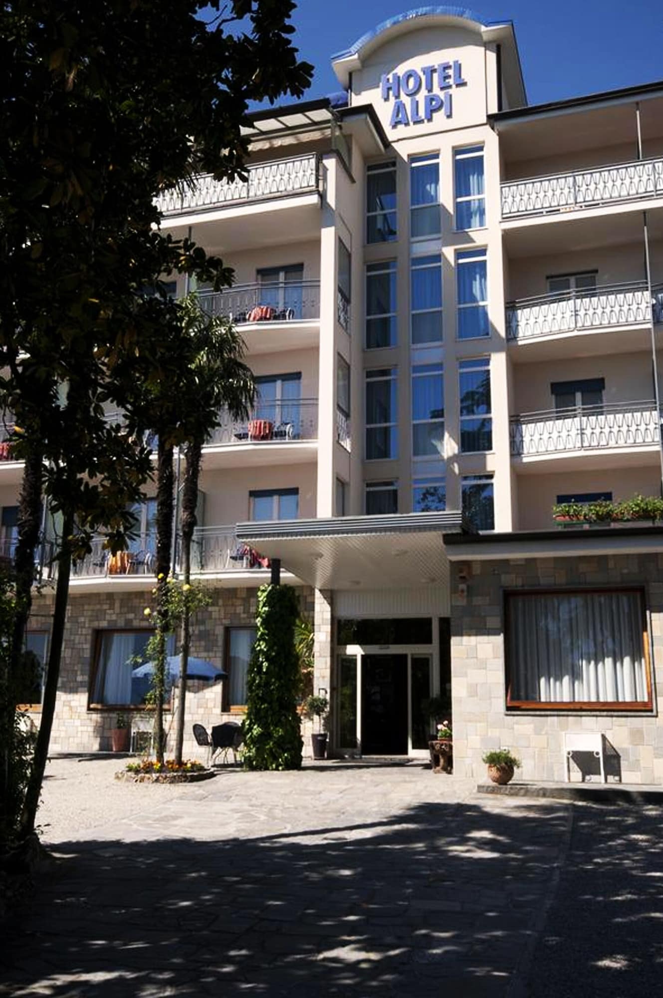 Hotel Alpi Over view