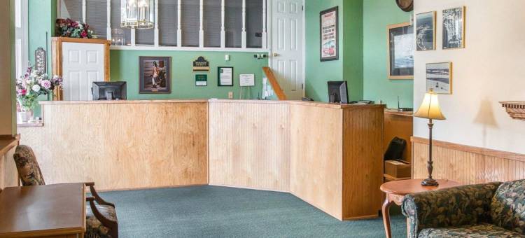 品质酒店及套房马基诺市海滨(Quality Inn & Suites Mackinaw City Beachfront)图片