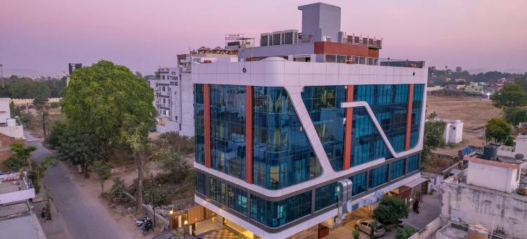 Pax Grand Blue乌代布尔(Pax Hotel Grand Blue 3 min walk from Udaipur city Railway Station)图片