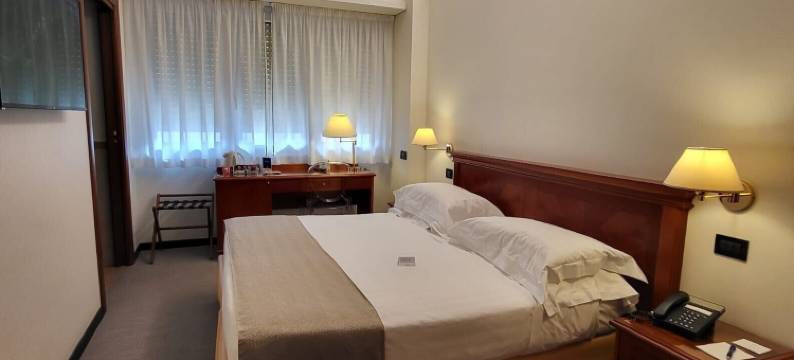 佩斯卡拉广场酒店(Hotel Plaza)图片