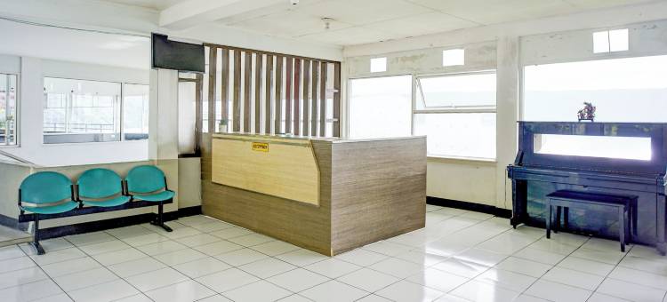 OYO 94772 加普拉酒店(OYO 94772 Gapura Hotel)图片