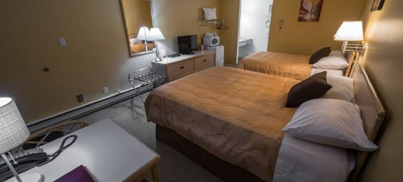 100英里之家维斯特伍德汽车旅馆(Westwood Motel 100 Mile House)图片