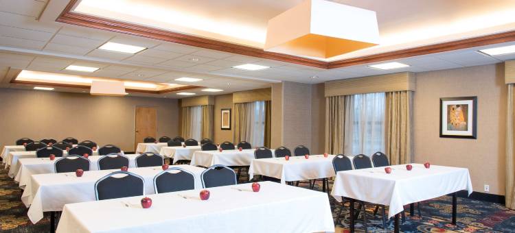 哥伦布/泰勒斯维尔希尔顿欢朋酒店(Hampton Inn Columbus/Taylorsville/Edinburgh)图片