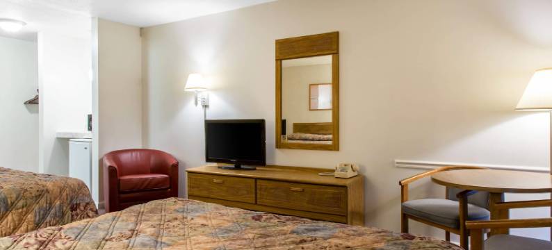 沃特福德罗德威酒店-新伦敦(Rodeway Inn Waterford - New London)图片