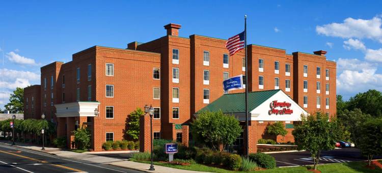 夏洛茨维尔-大学区欢朋套房酒店(Hampton Inn & Suites Charlottesville-at the University)图片
