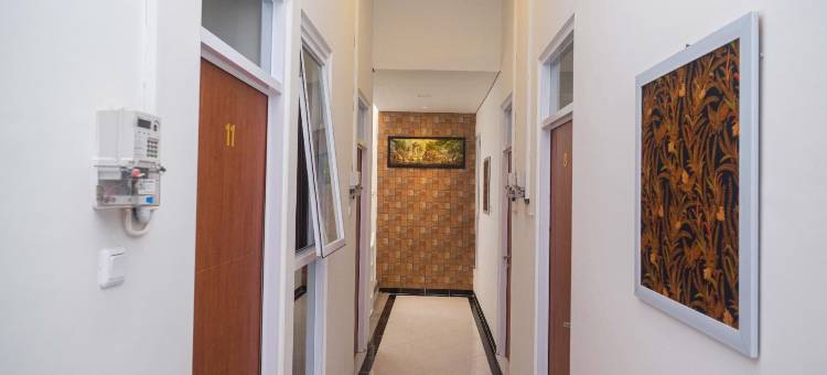 Temanggung红多兹Alun Alun沙里亚酒店(RedDoorz Syariah Near Alun Alun Temanggung)图片