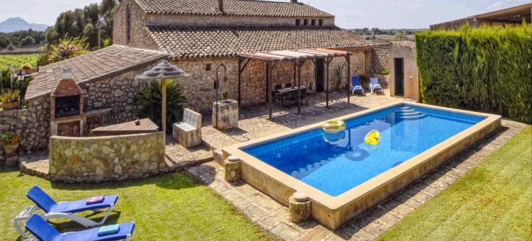 Farmhouse in Mallorca with Pool & Views图片