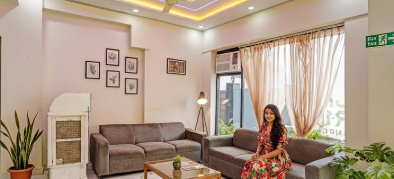 Fabhotel 维拉亚杰(FabHotel the Viraaj - Gaur City Mall)图片