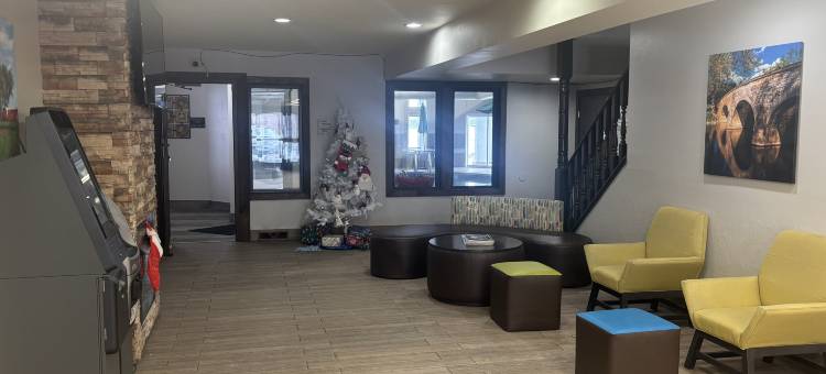 托玛红屋顶旅馆(Red Roof Inn & Suites Tomah)图片