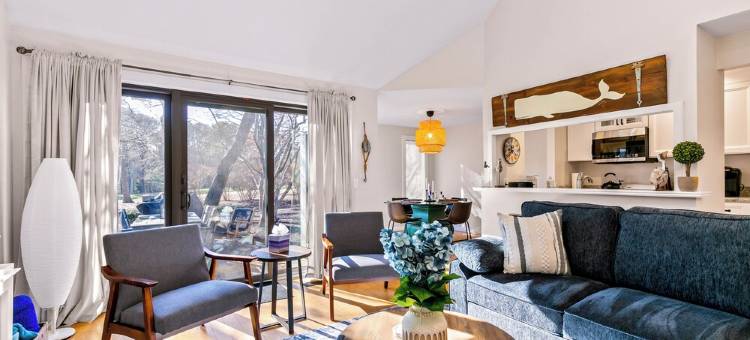新西伯里科德角公寓大厦 + 泳池 & 海滨度假(New Seabury Cape Condo + Pool & Beach Escape)图片