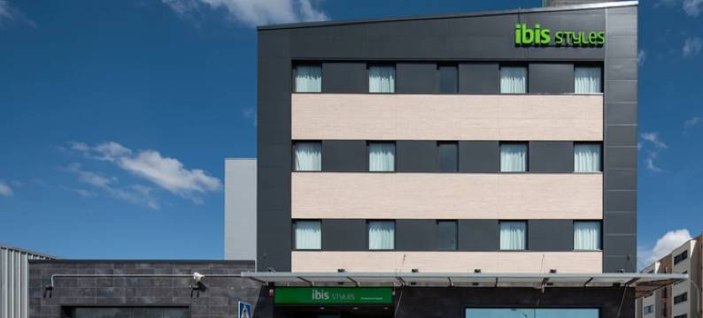 诺艾恩潘普洛纳宜必思尚品酒店(Ibis Styles Pamplona Noain)图片