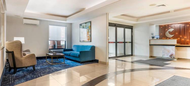 阿维烟酒店(Comfort Inn & Suites Saint Louis Lafayette Square)图片