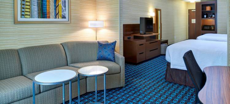 底特律特洛伊万枫酒店及套房(Fairfield Inn & Suites Detroit Troy)图片