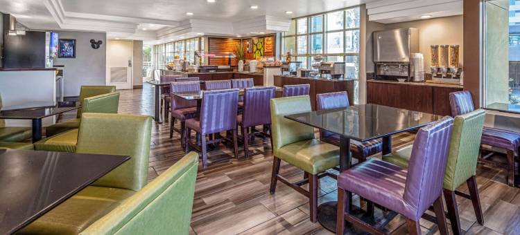 阿纳海姆拉昆塔温德姆套房酒店(La Quinta Inn & Suites by Wyndham Anaheim)图片