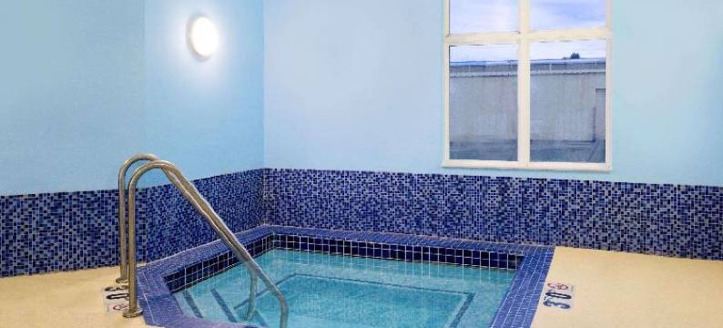 尼纳戴斯酒店(Days Inn by Wyndham Neenah)图片