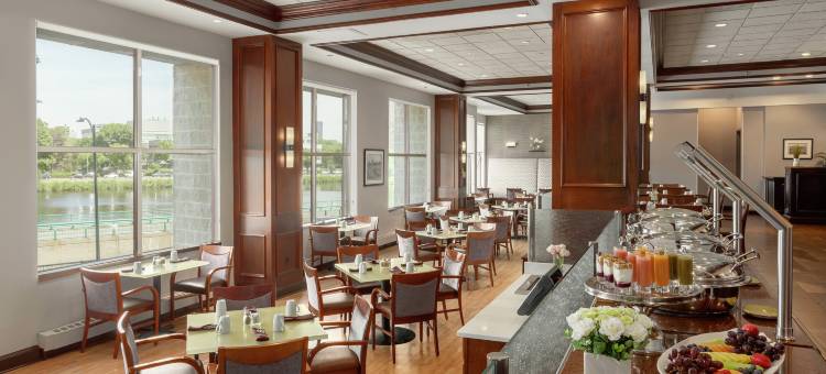 波士顿-剑桥希尔顿逸林酒店(DoubleTree Suites by Hilton Hotel Boston - Cambridge)图片