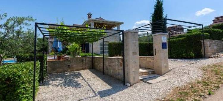 Villa Salvea with Heated Pool图片