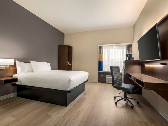 Microtel Inn & Suites by Wyndham Aurora