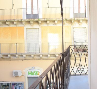 Etna Home Hotel Overview