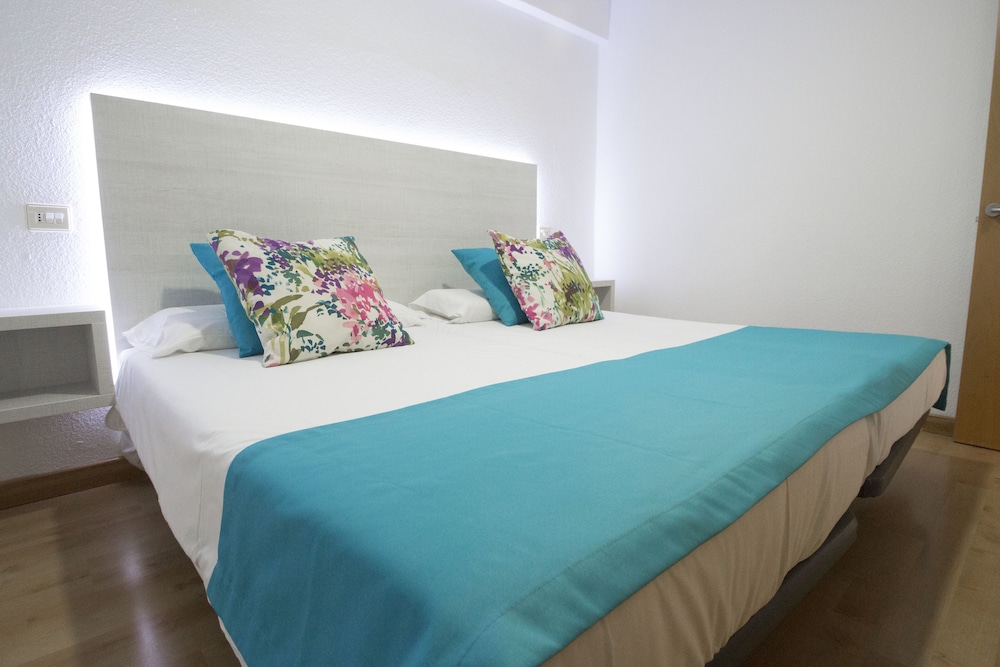 Hotel Green Field-Playa del Ingles Updated 2023 Room Price-Reviews & Deals  