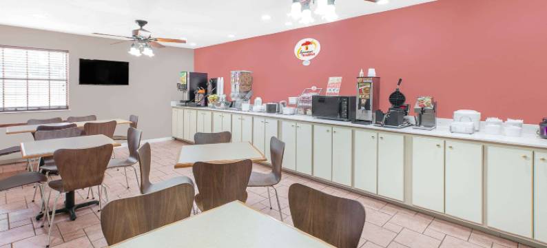 洛厄尔-本顿维尔-罗杰斯地区速8酒店(Super 8 by Wyndham Lowell/Bentonville/Rogers Area)图片