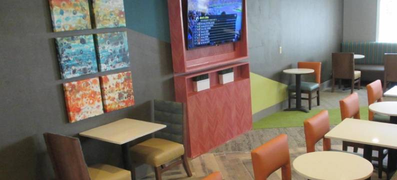 艾诺拉哈里斯堡贝斯特韦斯特优质套房酒店(Best Western Plus Harrisburg Mechanicsburg)图片