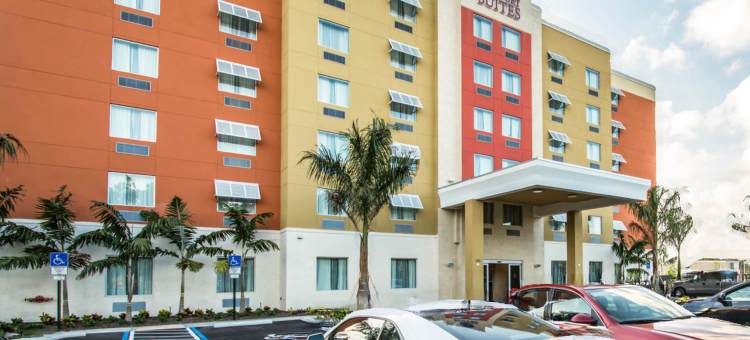 舒适套房酒店-罗德岱堡机场南游艇港(Comfort Suites Fort Lauderdale Airport South & Cruise Port)图片