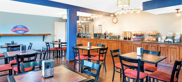 斯普林菲尔德南65号公路呗盟套房酒店(Baymont by Wyndham Springfield South Hwy 65)图片