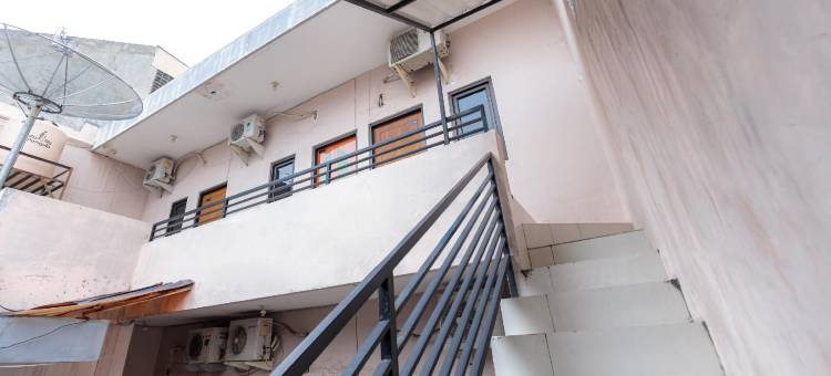 红门酒店@奥苏科公寓苏科马农加尔贾亚(RedDoorz at Osuko Residence Sukomanunggal Jaya)图片