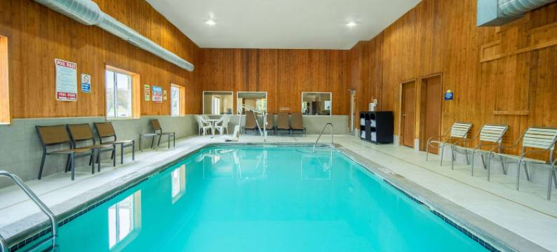 埃文斯代尔滑铁卢温德姆戴斯酒店(Days Inn by Wyndham Evansdale Waterloo)图片