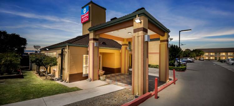 圣何塞中心城贝斯特韦斯特苏尔住宿普拉斯酒店(SureStayPlus Hotel by Best Western San Jose Central City)图片