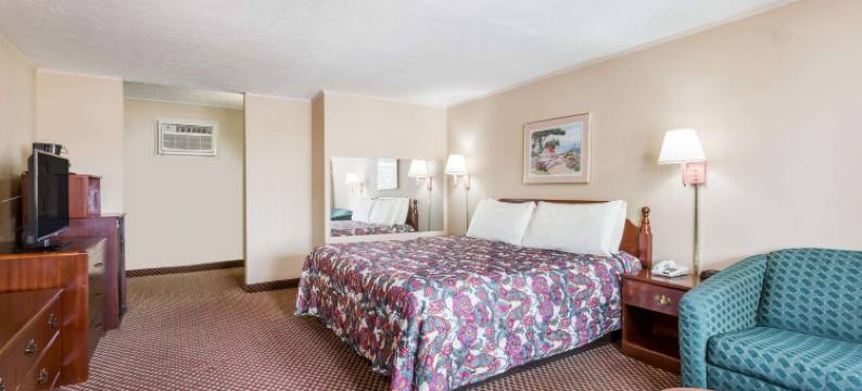 里奇韦马丁斯维尔地区Travelodge by Wyndham酒店(Travelodge by Wyndham Ridgeway Martinsville Area)图片