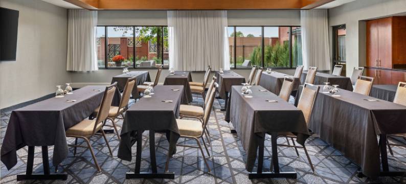 万怡酒店明尼阿波利斯圣保罗/罗斯维尔(Courtyard Minneapolis St. Paul/Roseville)图片