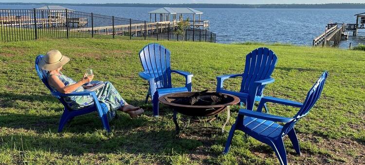 Deep water Lake Marion house.  4BR 2.5BA. Fish off dock. Nearby Golf. SUNSETS图片