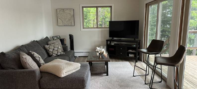 Cozy Retreat: Unwind in a cozy cabin on the shores of Kentuck Lake图片