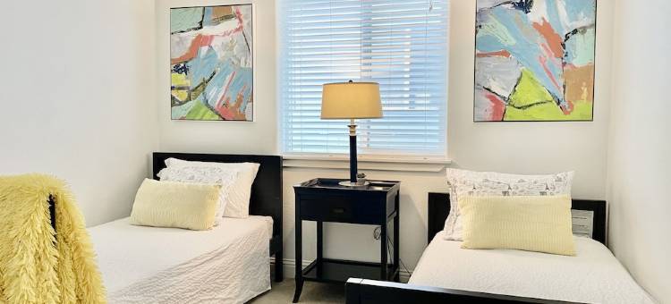 Grand Entryway Vaulted ceiling near Nike Intel 7 beds w/ 10% Discount for 7 Days图片