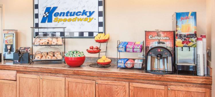 斯巴达华美达酒店(Ramada by Wyndham Sparta/At Speedway)图片