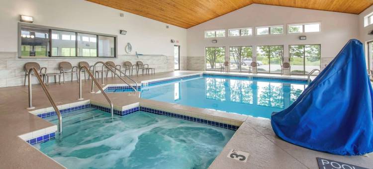 新里斯本康福特酒店及套房(AmericInn by Wyndham New Lisbon)图片